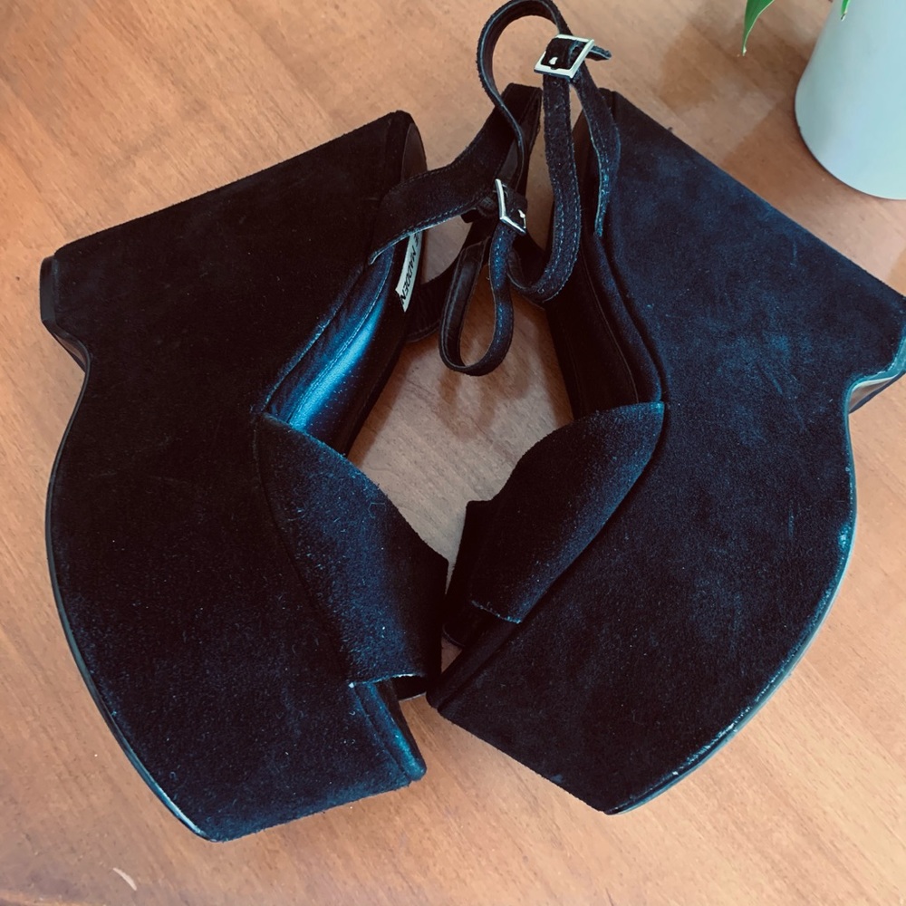 Steve Madden Black Suede Platform Sandals